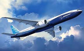 BOEING, MOING

"Oradan 300 tane sarıver, birazdan geliyorum usta..." Bunu demek kolay. Ama hesabı zor.

Merak edip baktım. 
Şöyle "ortalama" bir modeline, mesela 777-300 modeline. Tanesi 380,000,000 US Dollar diyorlar.

Çarptım 300 ile...
114,000,000,000 US Dollar yapıyor.