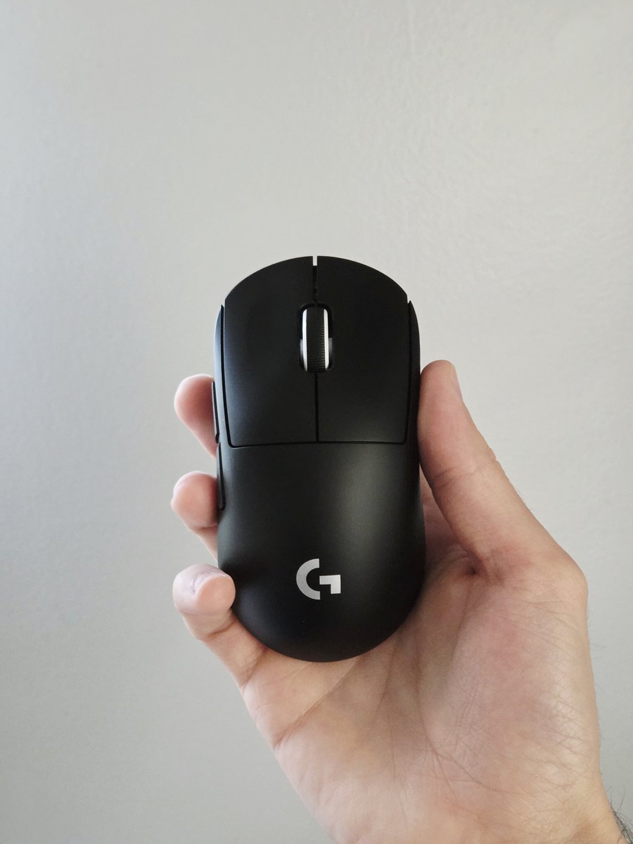 GoldEcs's tweet image. The Logitech PRO X Superlight 2c is an awesome little ambidextrous mouse for those who want this classic shape scaled down. I think they did nail it. It&apos;s truly &quot;mini&quot; feeling in hand in comparison. Feels a lot lower profile, and shorter. However, I don&apos;t think it&apos;s optimal for…