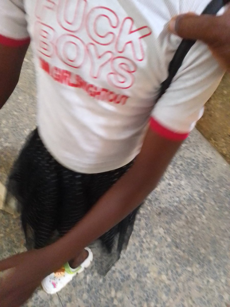 metaversdataman's tweet image. M: Do you like the inscription?
[ins: F**k Boys. I am a girl throughout
Angel: &quot;I don&apos;t like it&quot; (covers it with both palms thereafter)

Not to mention who bought it🤥🫩🤦‍♂️
#girls
#dataMan #voidLord