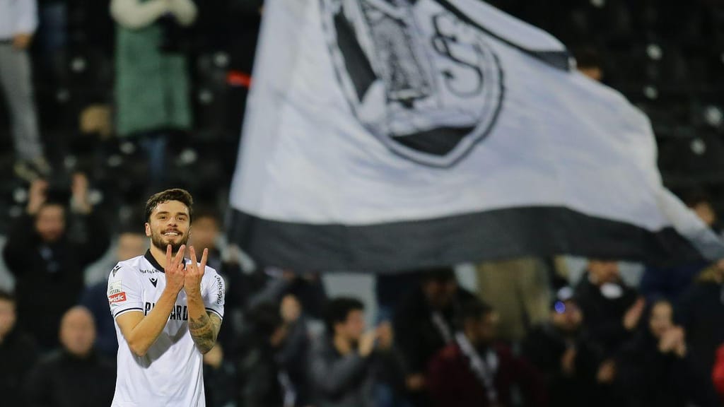 𝗕𝗥𝗘𝗔𝗞𝗜𝗡𝗚‼️

Mamelodi Sundowns sign 26yo midfielder Nuno Santos from Vitoria Guimarães, as per reports in Portugal.

#UNPLAYABLE