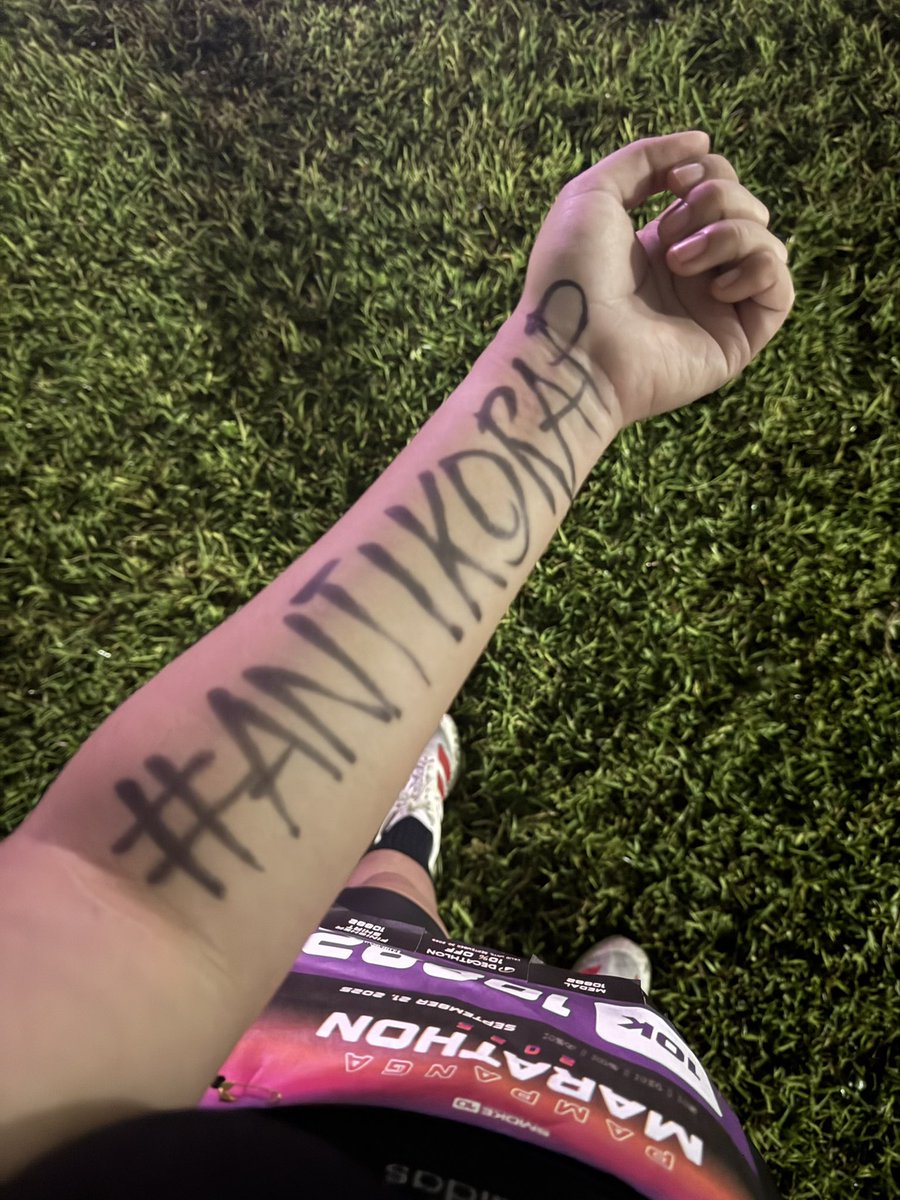 dcruzaleng's tweet image. Crossed the finish line earlier at Pampanga Marathon with Ms. Barbie Forteza. Showed her my inker arm and hugged me. Full circle moment.
#TrillionPesoMarch
#BahaSaLuneta
#KurakotManagot
