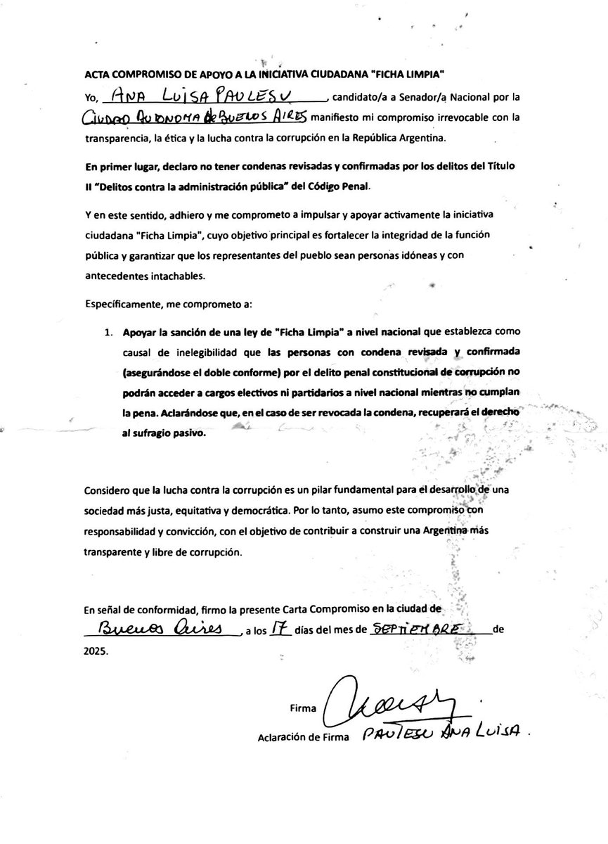 Es candidata a senadora nacional por la CABA.
Se llama Ana Luisa Paulesu (<a href="/naninapaulesu/">Ana Luisa Paulesu</a>) y es acompañada por <a href="/naninapaulesu/">Ana Luisa Paulesu</a> (y <a href="/rlopezmurphy/">Ricardo López Murphy</a> en la categoría  diputado nacional).
Si es elegida, ya comprometió su voto a favor de la iniciativa ciudadana @fichalimpia.
Guardar tuit.