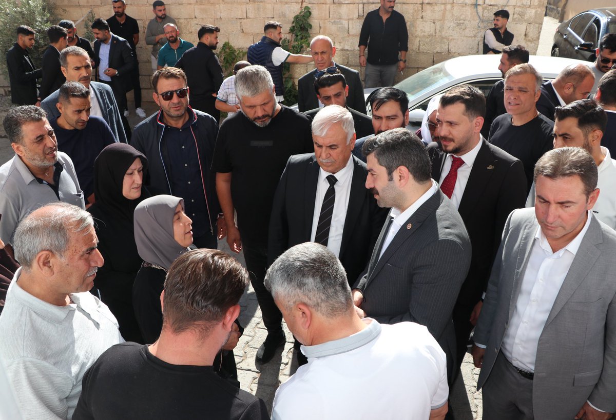 ibrahimeyyupogl's tweet photo. 🤝 #Esnaf Ziyaretimiz!

#Ceylanpınar ilçe Başkanımız İhsan Değirmenci, Kadın Kolları Başkanımız Meral Beşkat ve Gençlik Kolları Başkanımız Fatih Güntekin ile birlikte;

Esnaf ve vatandaşlarımızı ziyaret ederek hayırlı ve bereketli kazançlar diledik. Her daim olduğu gibi bundan sonra da esnafımızın yanında olmaya, sorunlarını dinleyip çözüm üretmeye devam edeceğiz.

@RTErdogan @Akparti @abuyukgumus @IHSANDEGIRMENC @Fatihguntekinn @MeralBeskat