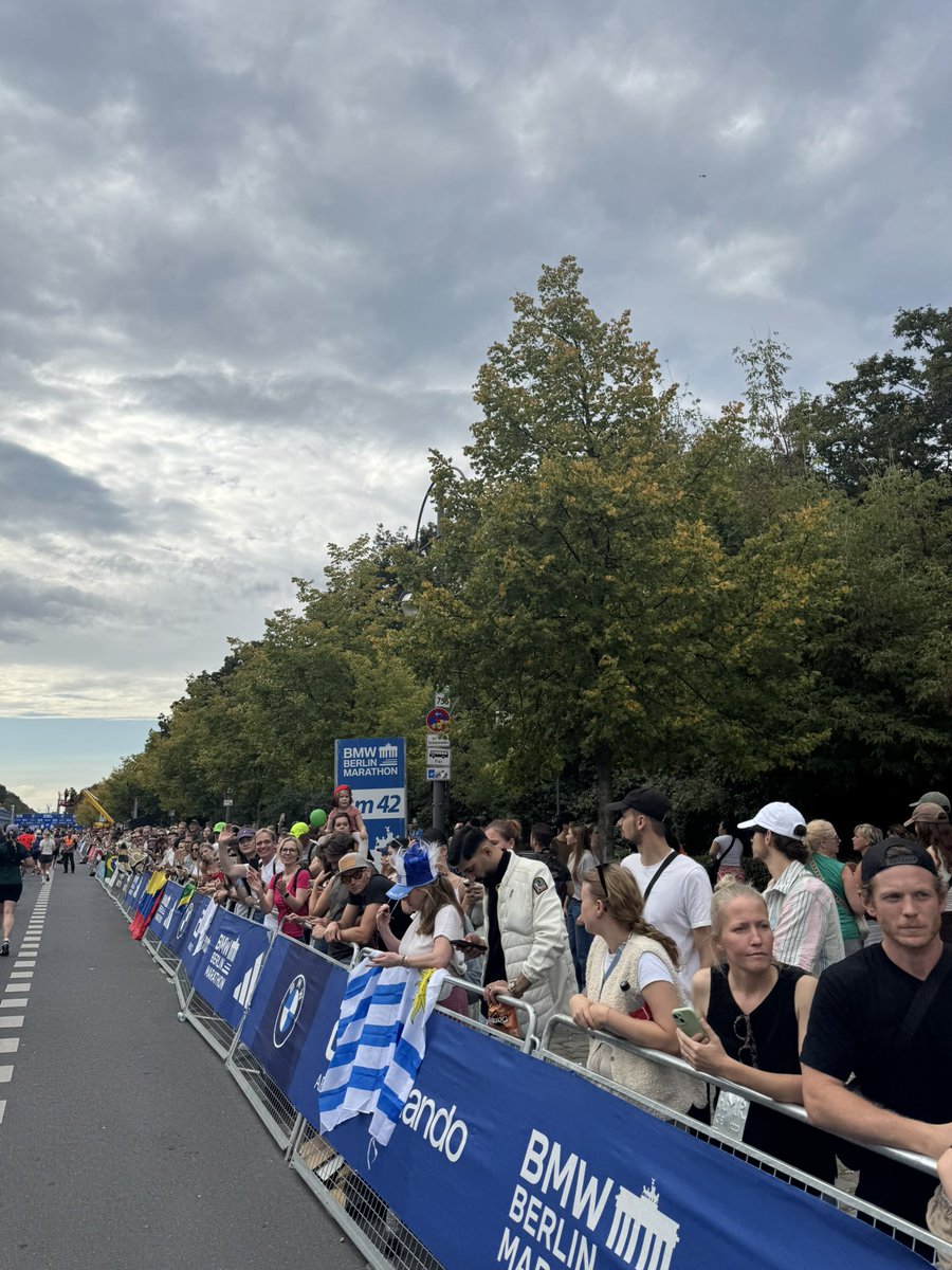 lgarrendu's tweet photo. 42km #berlinmarathon2025 https://t.co/fQywbKJd34