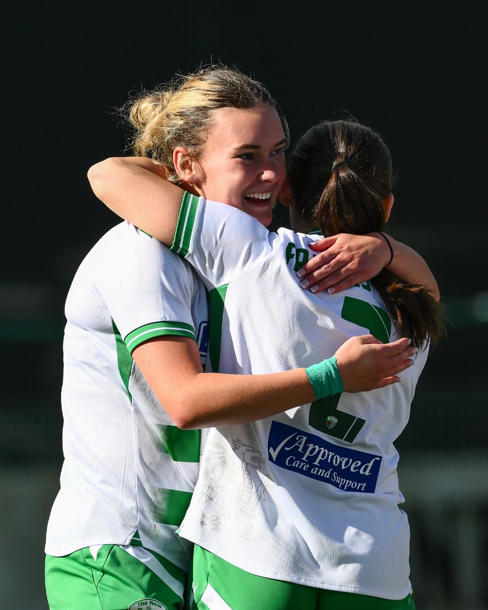 Zara Gibbs adds a fourth for <a href="/tnsfcwomen/">The New Saints FC Women</a> 👌