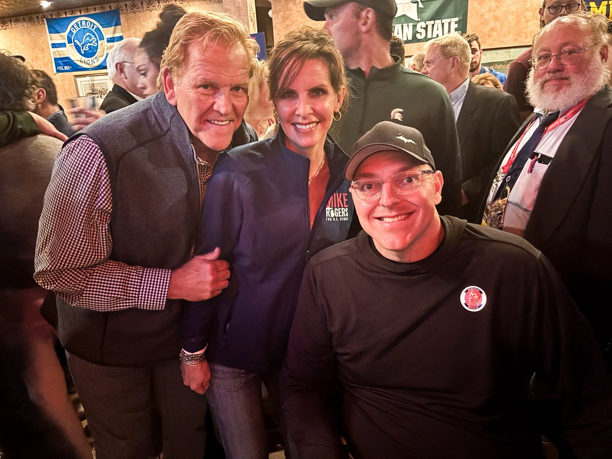 MikeRogersForMI's tweet image. Team Rogers TURNED OUT last night in Mackinac! 

It’s patriots like the folks in this room who are going to help us get Michigan WORKING Again!