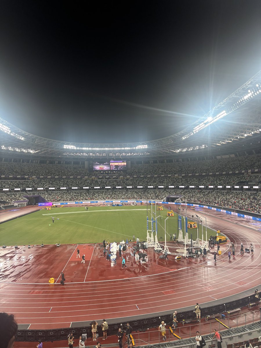 円盤投げおじさん tweet media