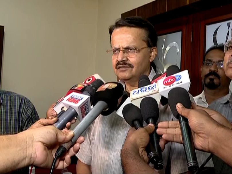 #ପ୍ରଶାସନର_ନିଷ୍ପତ୍ତି_ଭୁଲ୍‌: #ଭର୍ତ୍ତୃହରି
-କଟକ: ଉପର ପଡ଼ିଆରେ ବାଲିଯାତ୍ରା ନ ହେବା ନିଷ୍ପତ୍ତିକୁ ସାଂସଦଙ୍କ ନାପସନ୍ଦ
-ପ୍ରଶାସନର ଭୁଲ୍ ନିଷ୍ପତ୍ତି କହିଲେ କଟକ ସାଂସଦ ଭର୍ତ୍ତୃହରି ମହତାବ
-‘ଉପର ବାଲିଯାତ୍ରା ପଡ଼ିଆରେ ବାଲିଯାତ୍ରା ଆୟୋଜନ ହେବା ଉଚିତ୍’
-କଟକ ଜିଲ୍ଲା ପ୍ରଶାସନର ନିଷ୍ପତ୍ତି ଉପରେ ପ୍ରଶ୍ନ ଉଠାଇଲେ ଭର୍ତ୍ତୃହରି