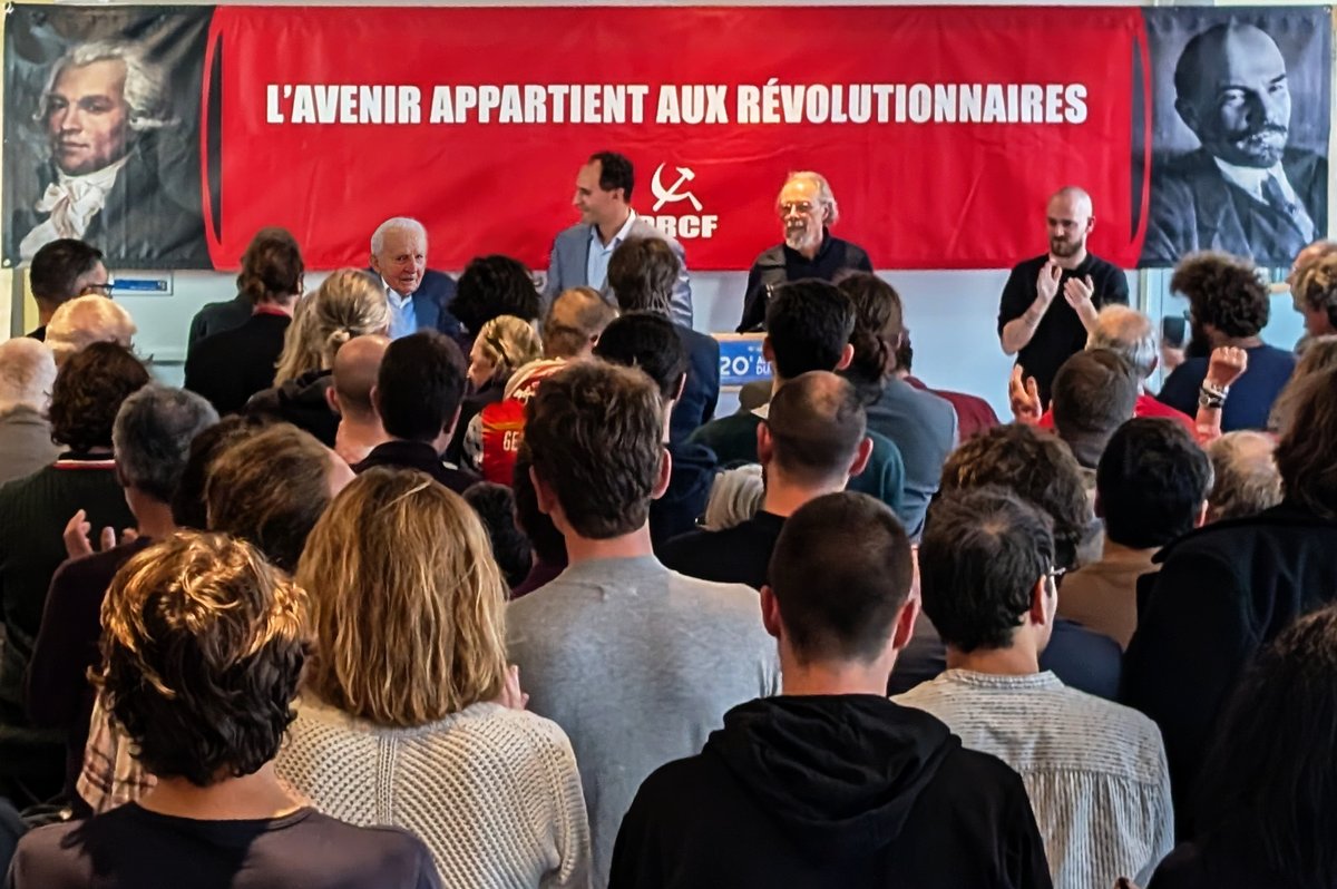 Camarade Léon Landini, tu restes à jamais un exemple et un honneur pour nous tous !
Léon Landini à jamais : l’avenir appartient aux révolutionnaires, aux résistants, à ceux qui reconstruisent le parti communiste, combattent le fascisme et la guerre pour la liberté des peuples,
