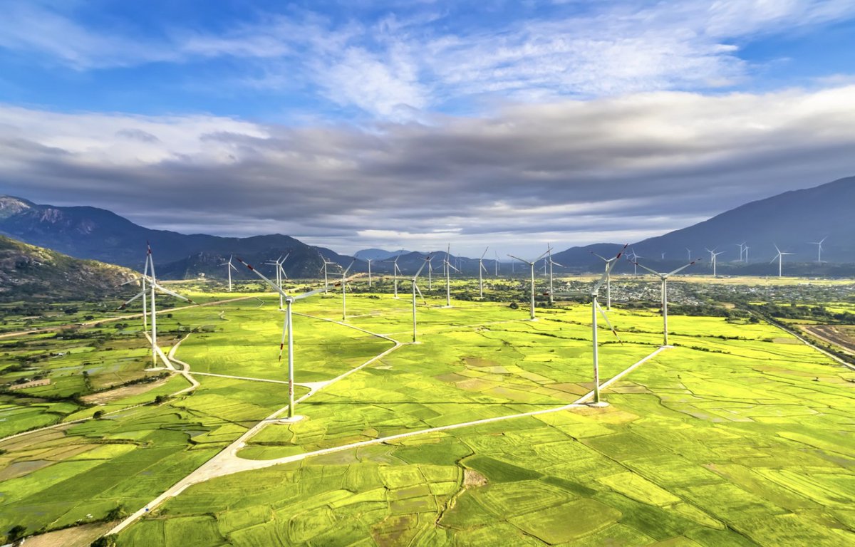 Andrzej_BTC's tweet image. Vietnam is doubling down on its energy future 

The Politburo has just laid out a roadmap: more renewables, smarter power systems, private investment, and a drive to rank top 3 in ASEAN for electricity reliability by 2030.

Big energy vibes incoming!
#EnergyTech #C4E

1/✅