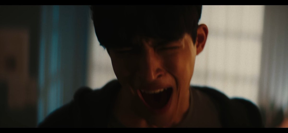 miloreally's tweet photo. These frames were one after the other showing the emotional contrast of one character being freed and other being bound to something dark he couldn’t even imagine?

#DamWin 
#DaWin
#DamonAnawin
#DamonCillian
#Anawin https://t.co/7oueFgchug