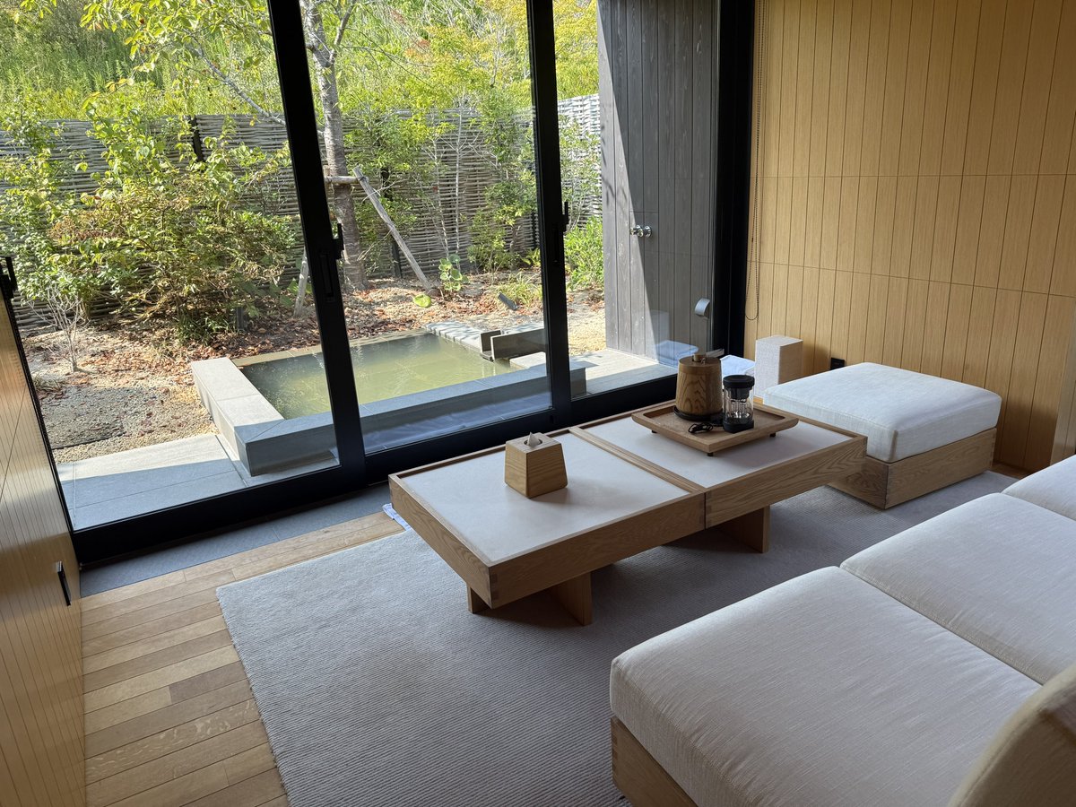 sivaoji's tweet image. 国内のリゾートホテルではここが一番好き、というか本当にリラックス出来る。
アジア人かなり少なめ。
12月でもサーマルスプリングは普通に楽しめるのでまた12月に。
#アマネム #amanemu #suite #スイート #Tsukivilla #ツキヴィラ