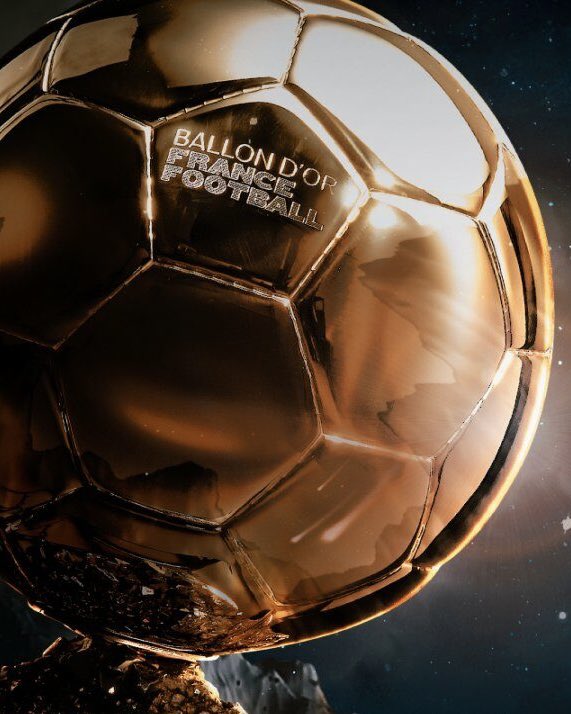 Ah, donc on est pas un pays de foot car OM-PSG tombe en même temps que le Ballon d’Or.

Faire passer une cérémonie avant des milliers de supporters et ignorer un règlement national qui fixe le match le lendemain.

Mettre le championnat en avant, c’est ça un vrai pays de foot. 🇫🇷