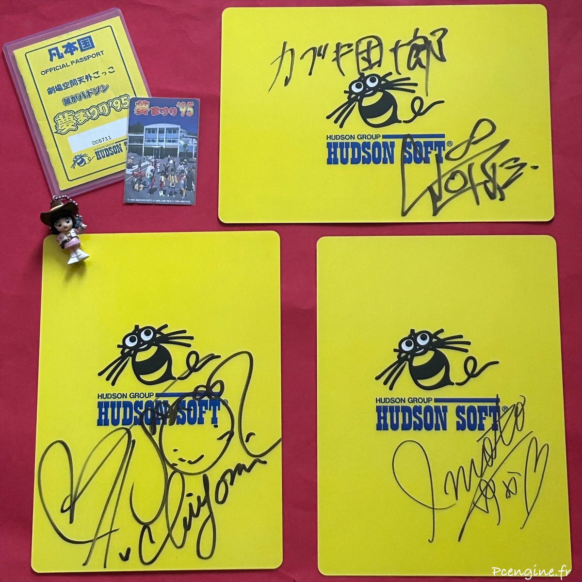 1995年、名古屋で開催された Hudson Dream Festival 夢まつり95 は、ハドソンとPCエンジンを祝う祭典でした。<a href="/JOE_ISHIWATA/">石渡 康浩</a> さん、井本由佳さん、高橋千代美さんがサインした3枚の下敷きは、日本ゲーム史の黄金期を物語る貴重な証です。🎮✨
 #pcengine #pcエンジン #retrogaming #ハドソン
