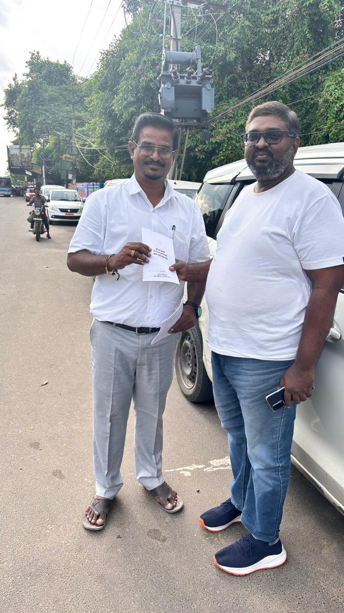 TNCCRW's tweet photo. #நூறுநாட்கள்நூறுஇடங்கள் 
பரப்புரையின் 81வது இடம் செங்கல்பட்டு மாவட்டம்,தாம்பரம் மாநகராட்சி வார்டு நெ 48 இரயில் நிலையம் அருகில்!
‘ஜூம்லா அரசின் பொய்களும் அதன் உண்மை நிலையும்’ புத்தகம் மக்களிடம் வழங்கப்பட்டது.
@girishgoaINC https://t.co/bq7i7eGfN8