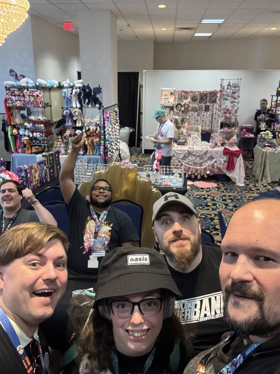 Friendship is Magic! <a href="/Seaquestriafest/">SeaquestriaFest</a>