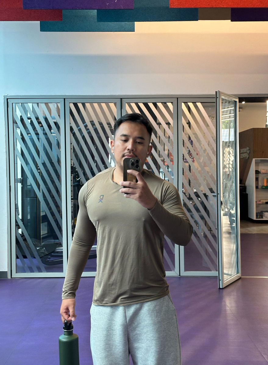 Yg udah punya kaos merek ini ngacung !

Btw kaos2 olahraga brand lokal enak2 bgt dipake olahraga 😍