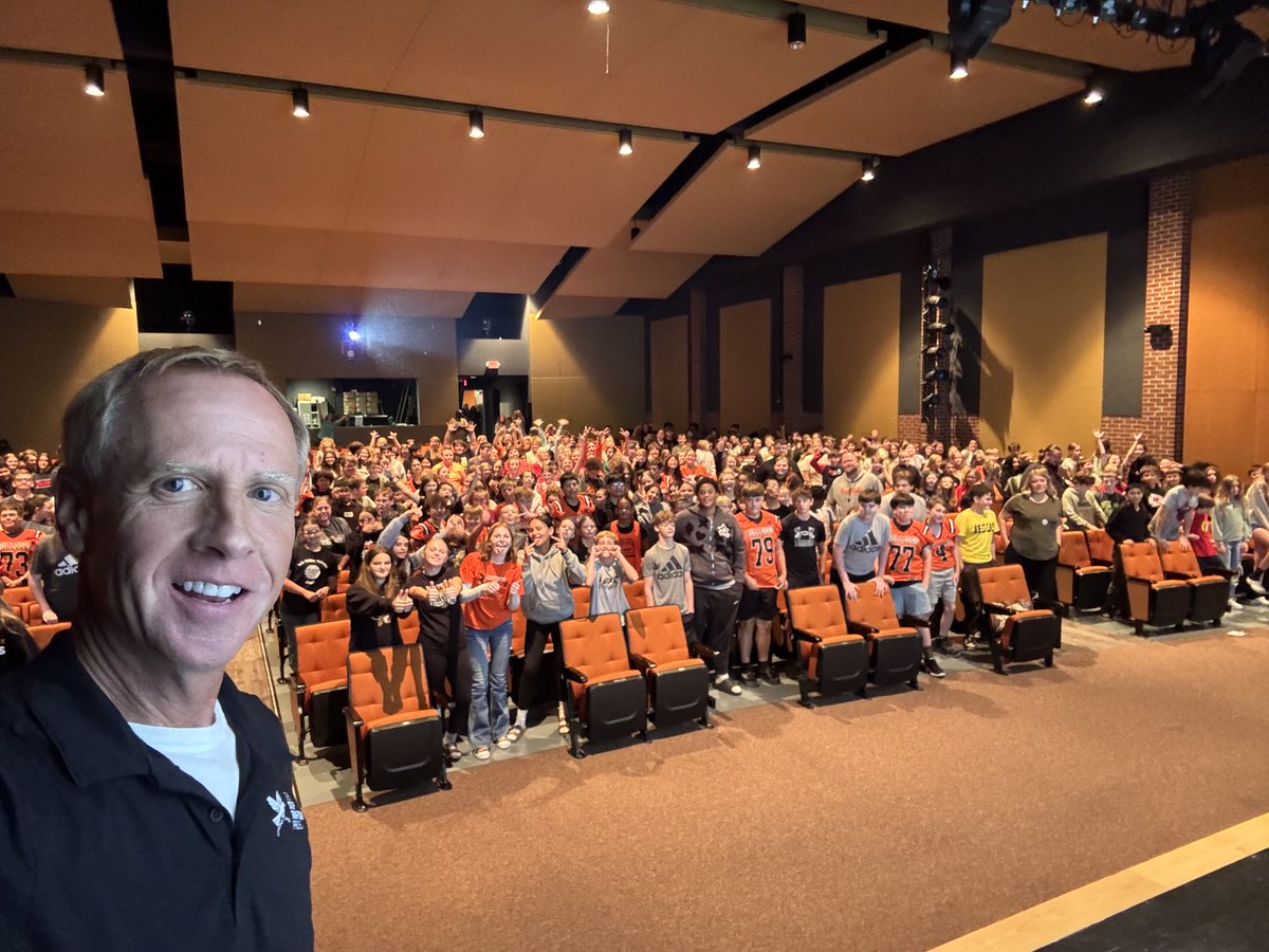 Last Wednesday/Thursday, The Stop Trafficking Project® invested in adults and students in a rural Kansas community. The response was impressive as the BeAlert® Student Assemblies appealed to the hero in students to help END it BEFORE it STARTS™!