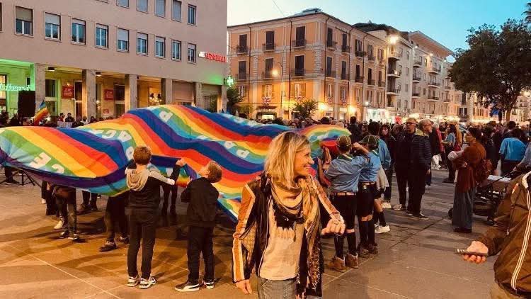 MariaPiaEuropee's tweet photo. Giornata internazionale della Pace.

Con Gaza negli occhi, ribadiamo che la pace non è un'utopia, ma una scelta. Non c'è pace senza giustizia, né giustizia senza coraggio.
Costruiamo una Calabria e un mondo in cui la pace sia vissuta, ogni giorno.

Dalla parte della pace. Sempre. https://t.co/hFTy22iPpO