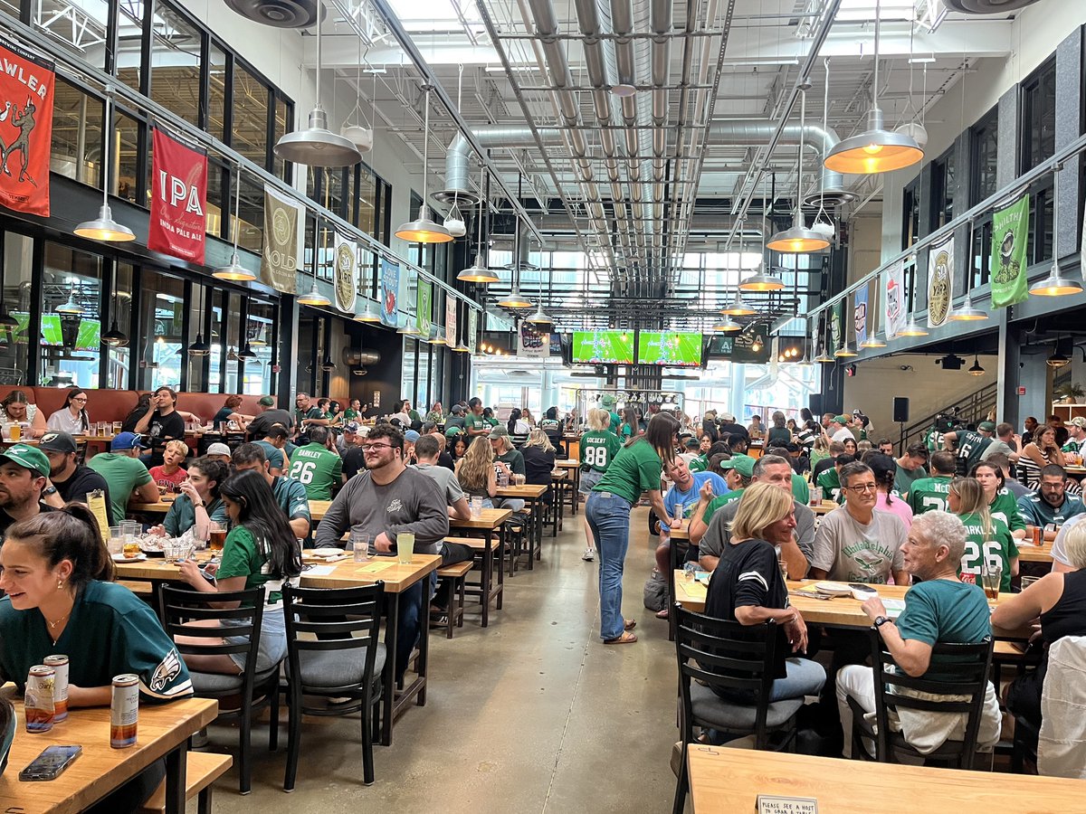 Big screens, big energy, and big deals on Trash Talk IPA, Bird Juice, and wings in Buffalo, Honey Chipotle, Elote-style, and Green Long Hot. Birds vs. Rams—let’s do this, Philly. #GoBirds