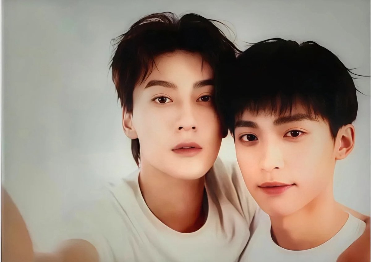 CANT BELIEVE WE ALREADY HAVE SCANS OF THE PICTURES 😭😭