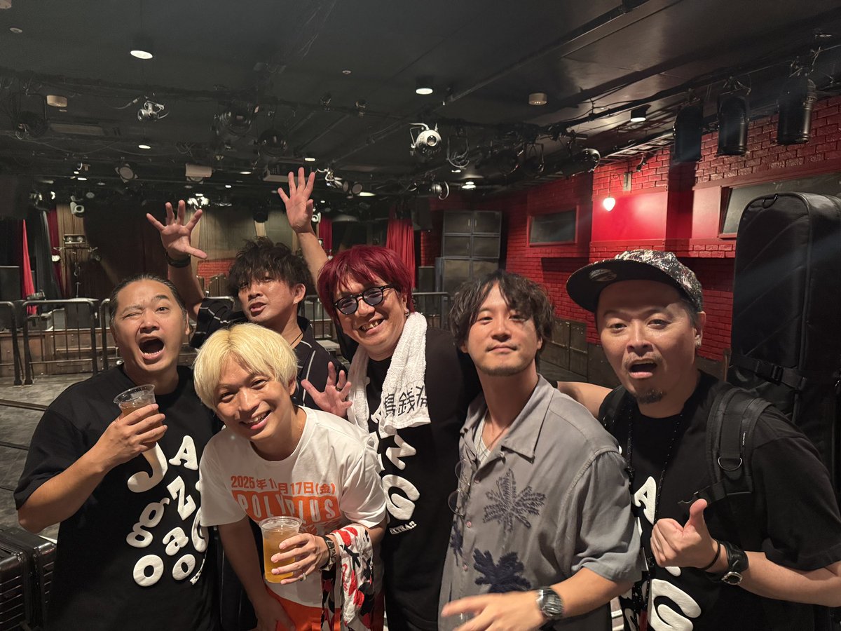 取り急ぎ、今日来てくれたみんなありがとう！！
同窓会的な要素も含めて楽しかった！
次は9年も明けずにまた東京でやりたいね！
#カルメラな人たちとパチリ