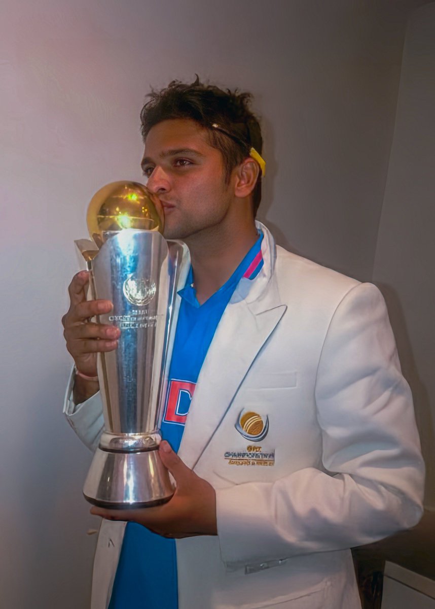 Sivy_Raina3's tweet image. Rare solo pics of Suresh Raina holding his trophies ❤️

@ImRaina #SureshRaina