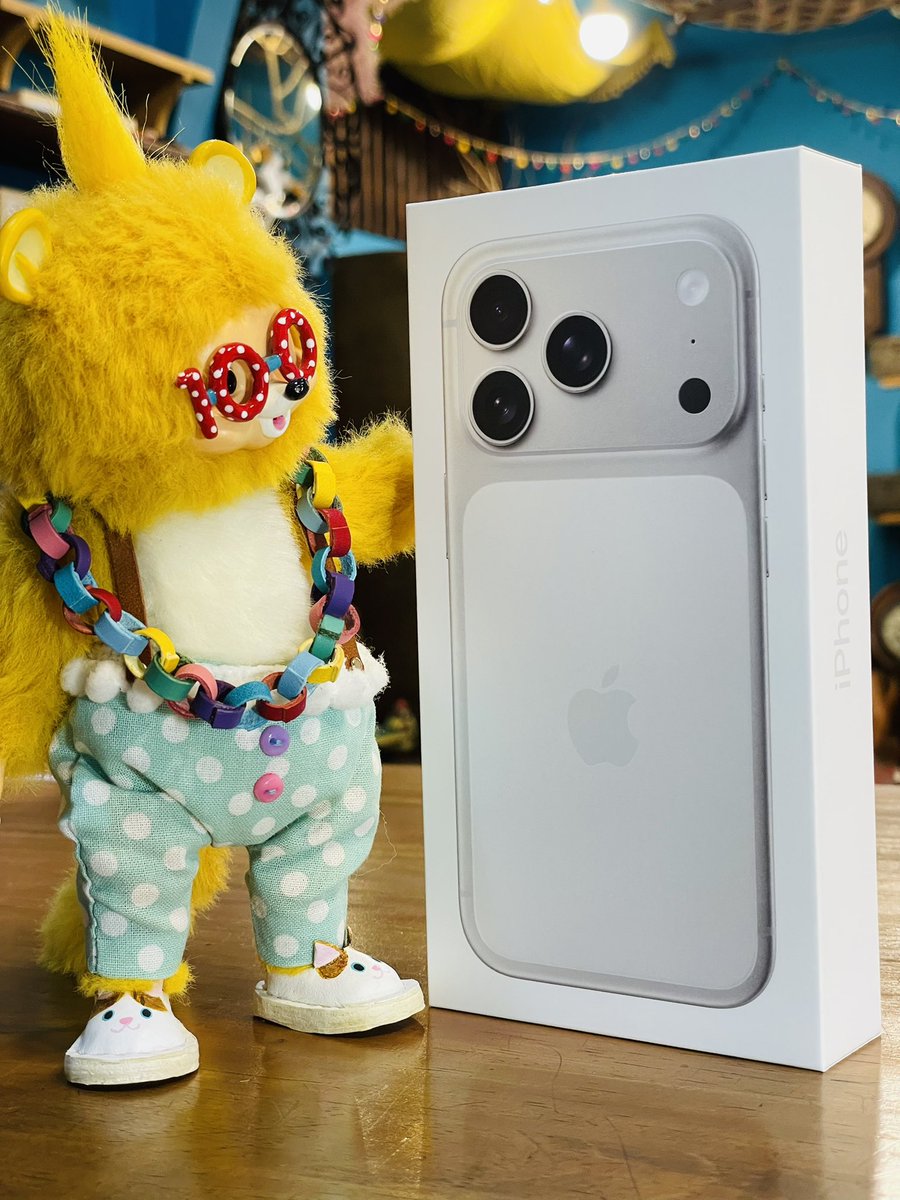 ichiroku_hiro's tweet photo. 5年ぶりの新スマホ📱✨ワシおめ！ https://t.co/HP9z7loiZ2