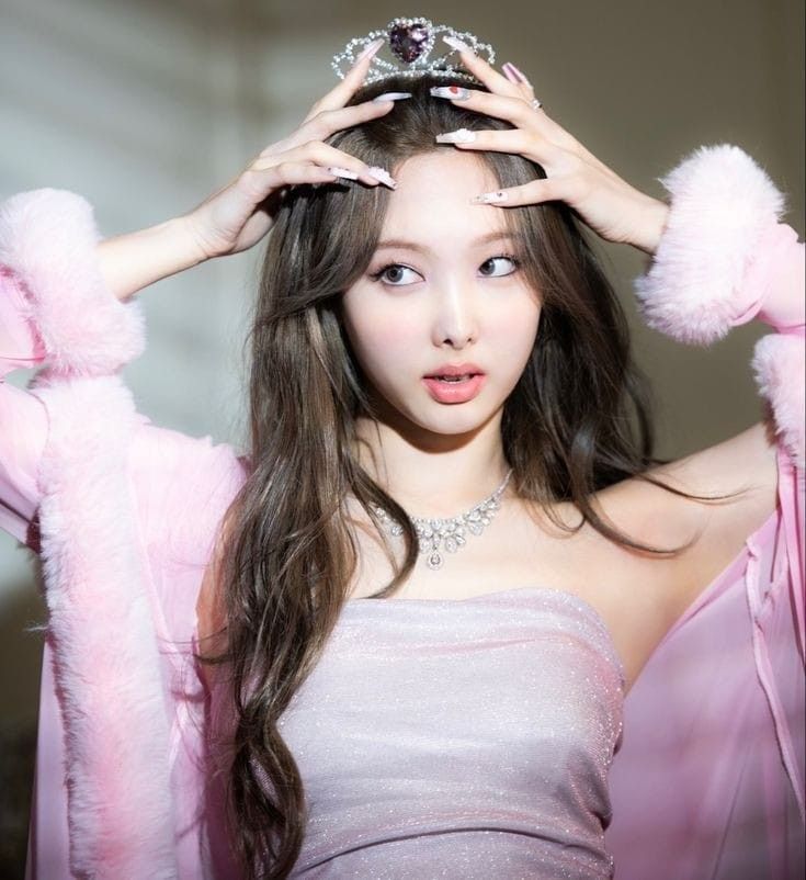 TheePopCore's tweet photo. Happy 30th birthday to the incredibly talented, brilliantly gifted, drop-dead gorgeous, breathtakingly beautiful, and endlessly charming Nayeon of TWICE!

— Her voice is as sweet as honey, melting hearts everywhere, and she shines brighter than a diamond, wowing everyone with her extraordinary talent.