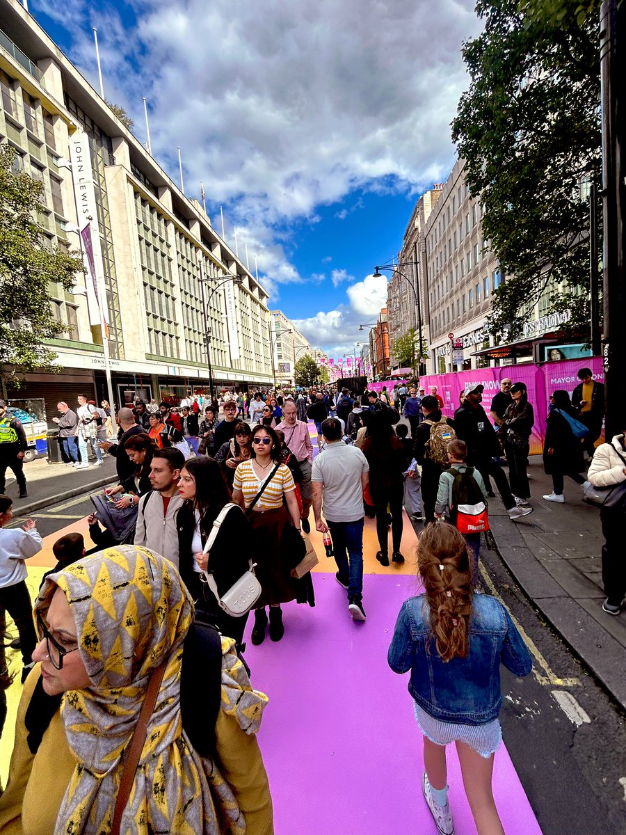 Just LOOK at how people take up the whole space! 

This is a mainstream, popular idea. 

What it city centres should always look like.