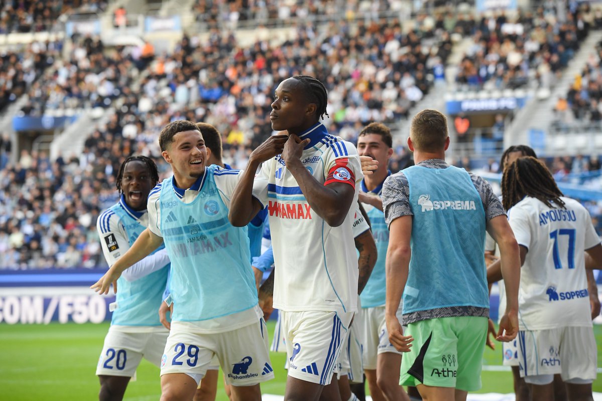 ActuFoot_'s tweet image. 🚨 𝗘𝗠𝗔𝗡𝗨𝗘𝗟 𝗘𝗠𝗘𝗚𝗛𝗔 🇳🇱 𝗥𝗘́𝗣𝗢𝗡𝗗 𝗔𝗨𝗫 𝗖𝗥𝗜𝗧𝗜𝗤𝗨𝗘𝗦 𝗔𝗩𝗘𝗖 𝗟𝗔 𝗠𝗔𝗡𝗜𝗘̀𝗥𝗘 ! 💙🤍

⏱️ 60’ : entre en jeu
🎯 78’ : passeur décisif
⚽️ 87’ : buteur pour le 3-1