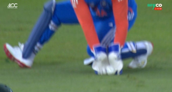 Ruchira Palliyaguruge took the revenge. 

#PAKvIND