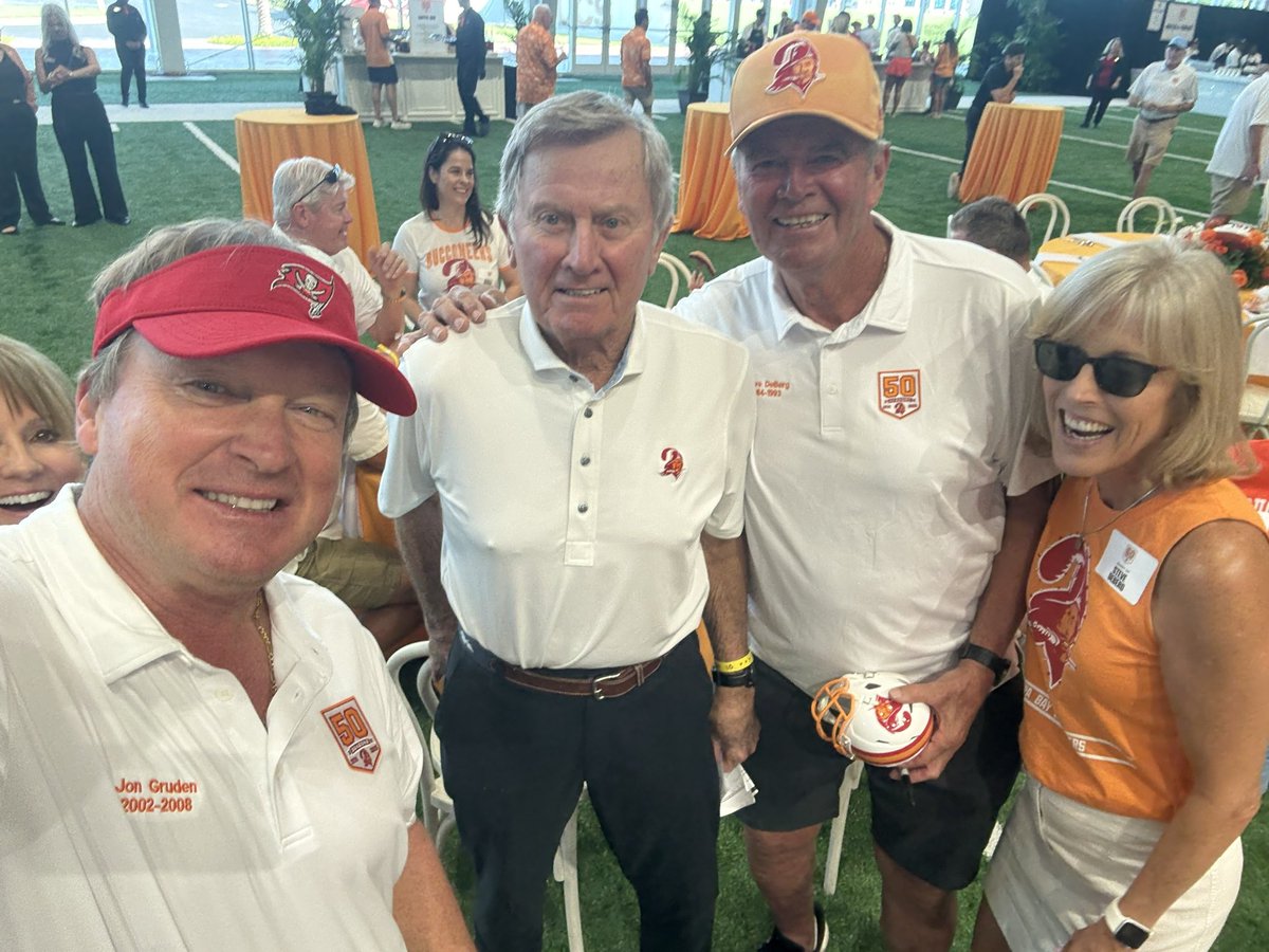 Steve DeBerg and Coach Spurrier!

Great Tampa Bay Buccaneers!