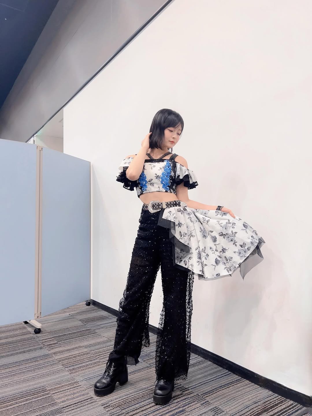 筒井澪心 チェキ OCHA NORMA 学校では教えてくれないこと衣装 筒井澪心(OCHA NORMA)「学校では教えてくれないこと」発売記念
