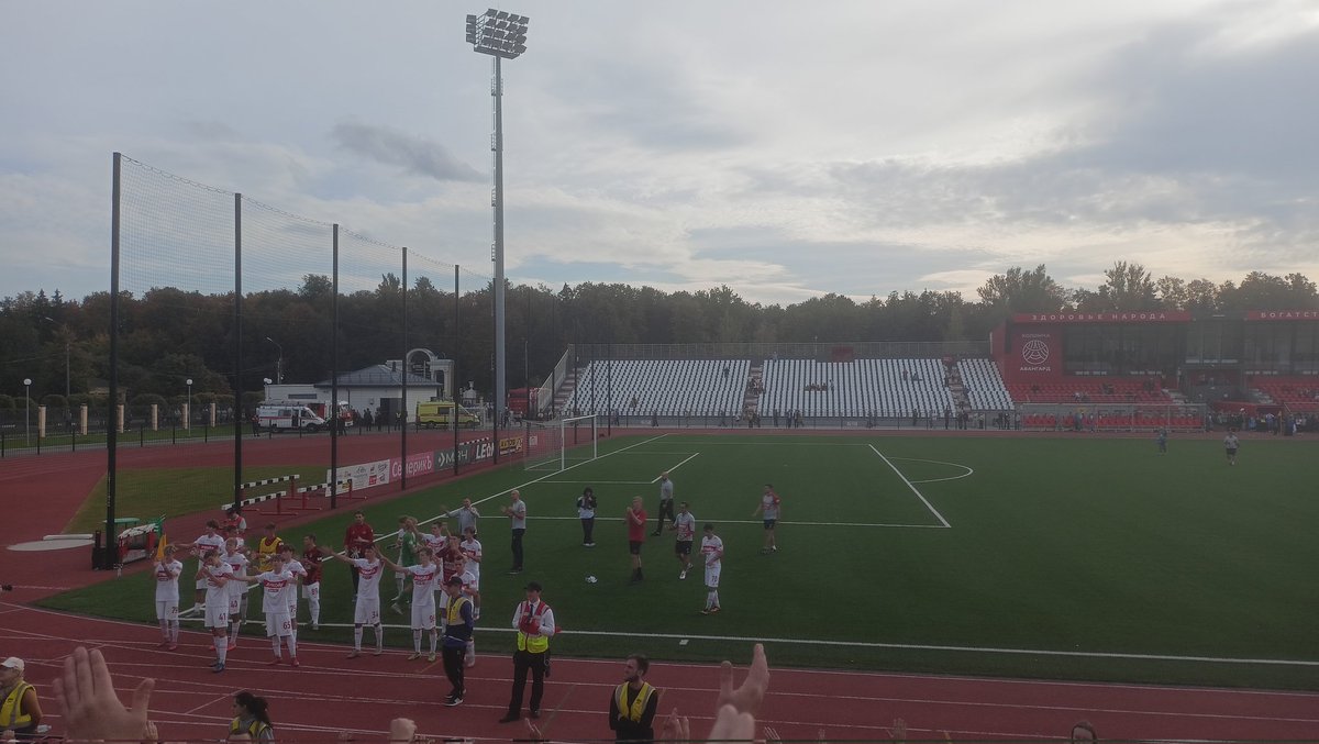 Манежка tweet media