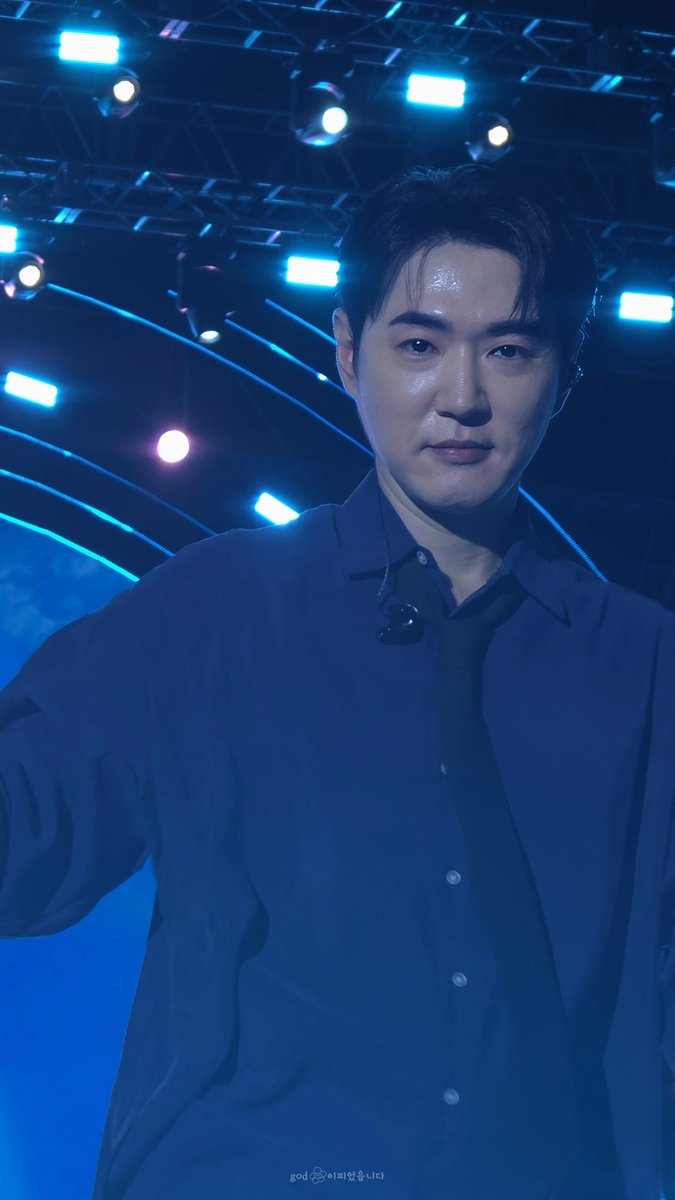 언제 오셨어요... 쭌오빠 영원히 바라보느라 늦게 알아챘어오
오늘도 잘 생기셨네요.... ㅜㅠㅜ