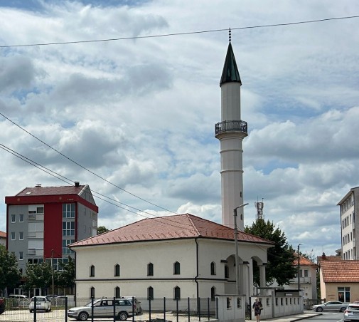 Oggi a Bijeljina, nella Repubblica Srpska, è stata riaperta la Moschea di Salihbegović. L’edificio originale del 1292 era stato distrutto dall’esercito serbo bosniaco nel 1993. Per i bosgnacchi tornati in città dopo il conflitto un grande segnale di speranza.
