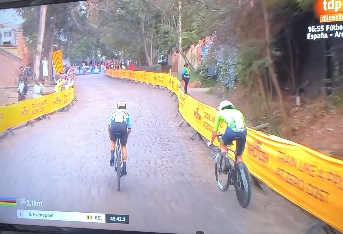 Hemos visto historia del ciclismo

Primer mundial en África 

Exhibición de Remco ganando y doblando al mejor corredor del mundo Don Tadej Pogacar