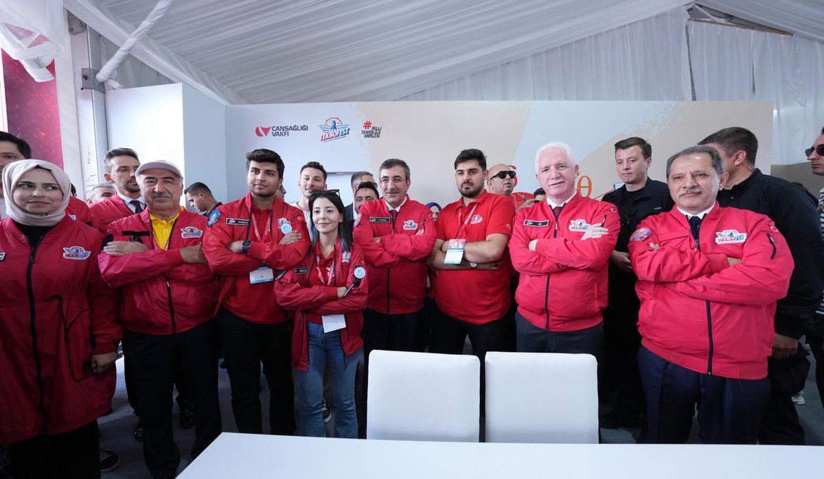 Cumhurbaşkanı Yardımcımız Sayın Cevdet Yılmaz'ın ve İstanbul Valimiz Davut Gül'ün teşrifleri bizler için çok değerliydi, teşekkürlerimizi sunarız.