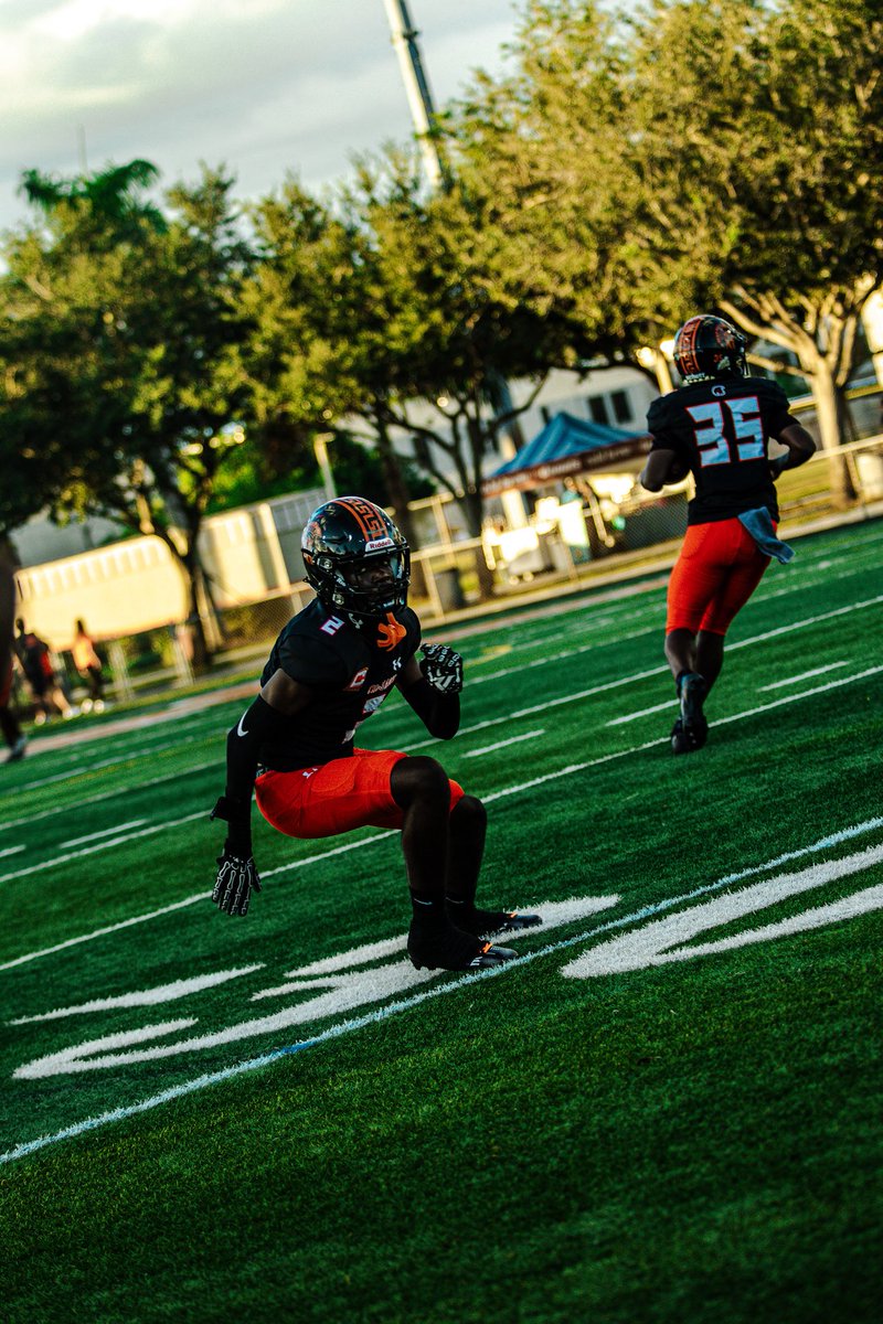 hudl.com/v/2SjdrF
Week 4 vs. Booker (Sarasota)
3 Solo Tkl
8 Tot Tkl
2 FF