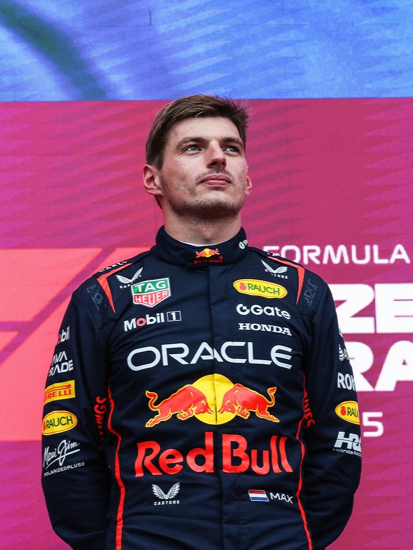 Verstappen News (@verstappenews) on Twitter photo 🗣️ Helmut Marko about Max's title chances
“Singapore will be the benchmark. If we're competitive there — then we can start dreaming.” 🗣️ Helmut Marko about Max's title chances
“Singapore will be the benchmark. If we're competitive there — then we can start dreaming.”
