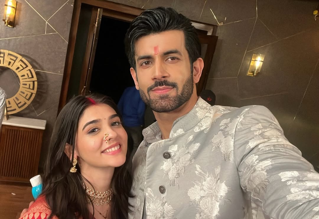 me_aswani's tweet photo. These pics have me in tears… I love them more than words can say!!🥹❤️

PRASHIV - PRAMIK 🧿

RAAJ KARO PRASHIV

#Kumkumbhagya #PraShiv #NamikPaul #PranaliRathod https://t.co/qI72M1RZc9