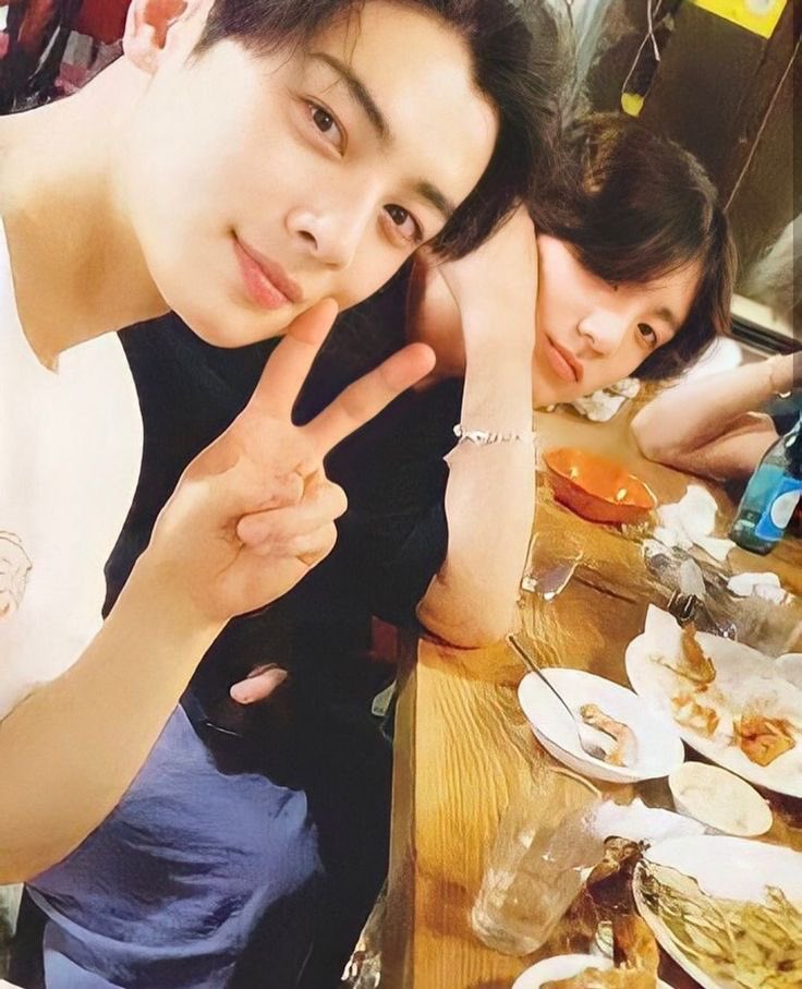 Jungkook and Eunwoo visted a restaurant back in July, before Eunwoo's enlistment 

Jungkook literally flew from LA to Korea just to be there for Eunwoo's enlistment 🥺  and had farewell meals together, when Jungkook enlisted Eunwoo gifted Jungkook a watch with a letter
I admire