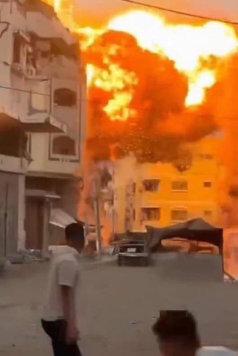 Herkesin tahmin ettiği üzere bu kararların acısını Gazze’deki masumlardan çıkaracak İsrail, çıkarıyor da.

İsrail’e silah ambargosu ve gerçek yaptırımlar uygulamadıkça devletlerin kâğıt üzerinde verdikleri hiçbir kararın anlamı yok.