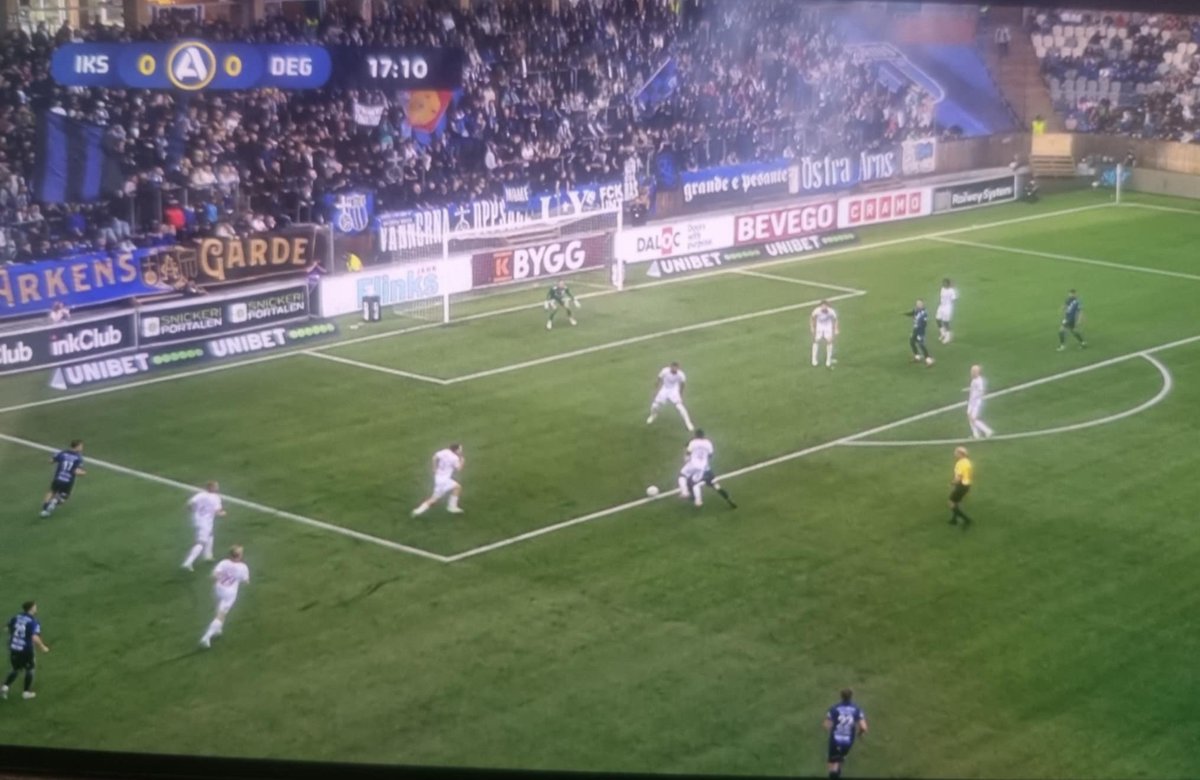 Och suggan väljer att blåsa straff. Bedrövligt på samtliga plan. #Degerforsif