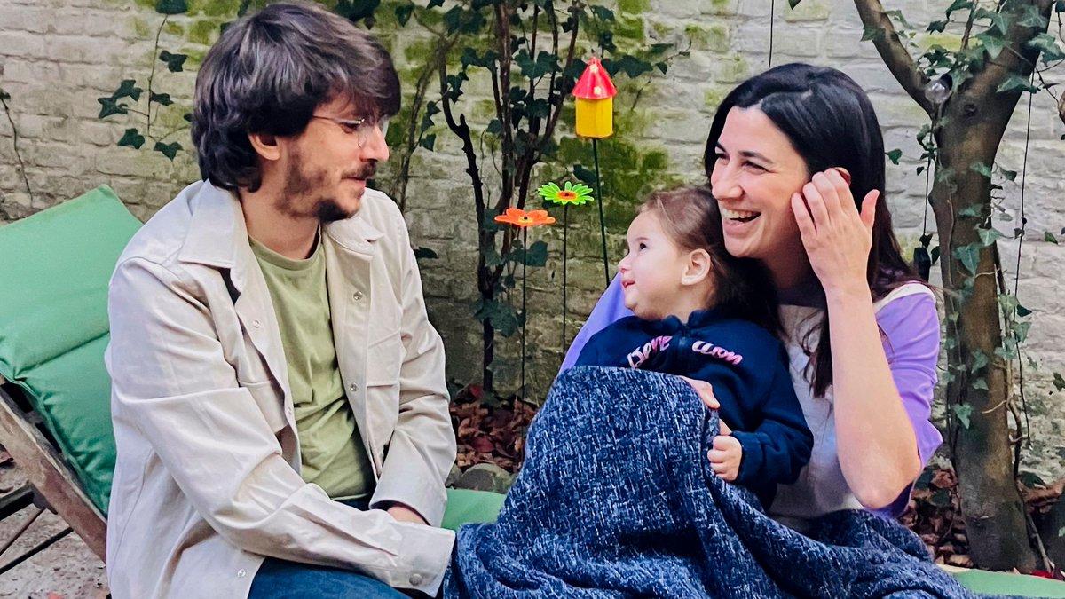 RarasReales's tweet image. Laia, dos años, padece una enfermedad ultrarrara que solo afecta a 50 personas en todo el mundo. 

En España se ha abierto una línea de investigación gracias a la iniciativa de sus padres.
rtve.es/noticias/20250…