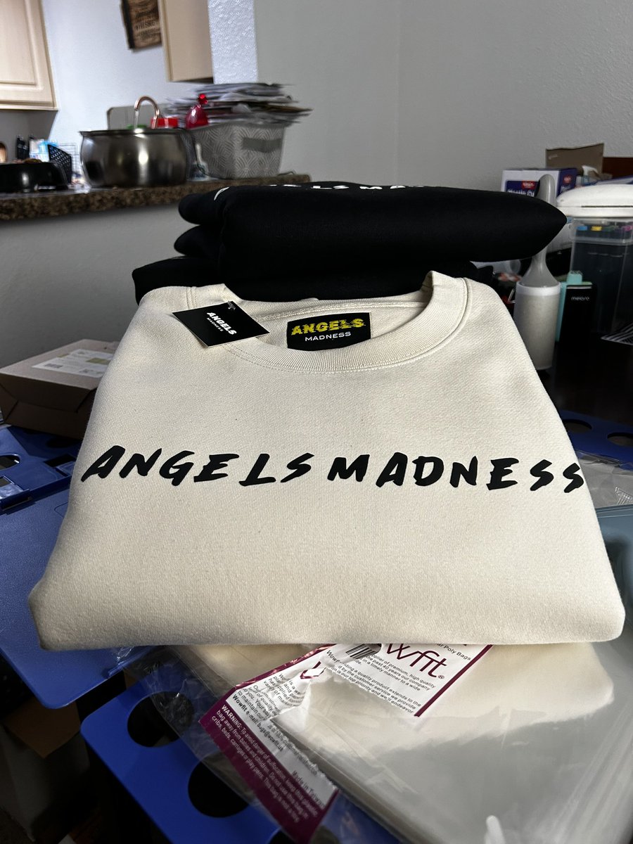AngelsMadness's tweet photo. Crewnecks that are perfect for the fall season approaching 🫶🏽 https://t.co/1G1fcI0XV6