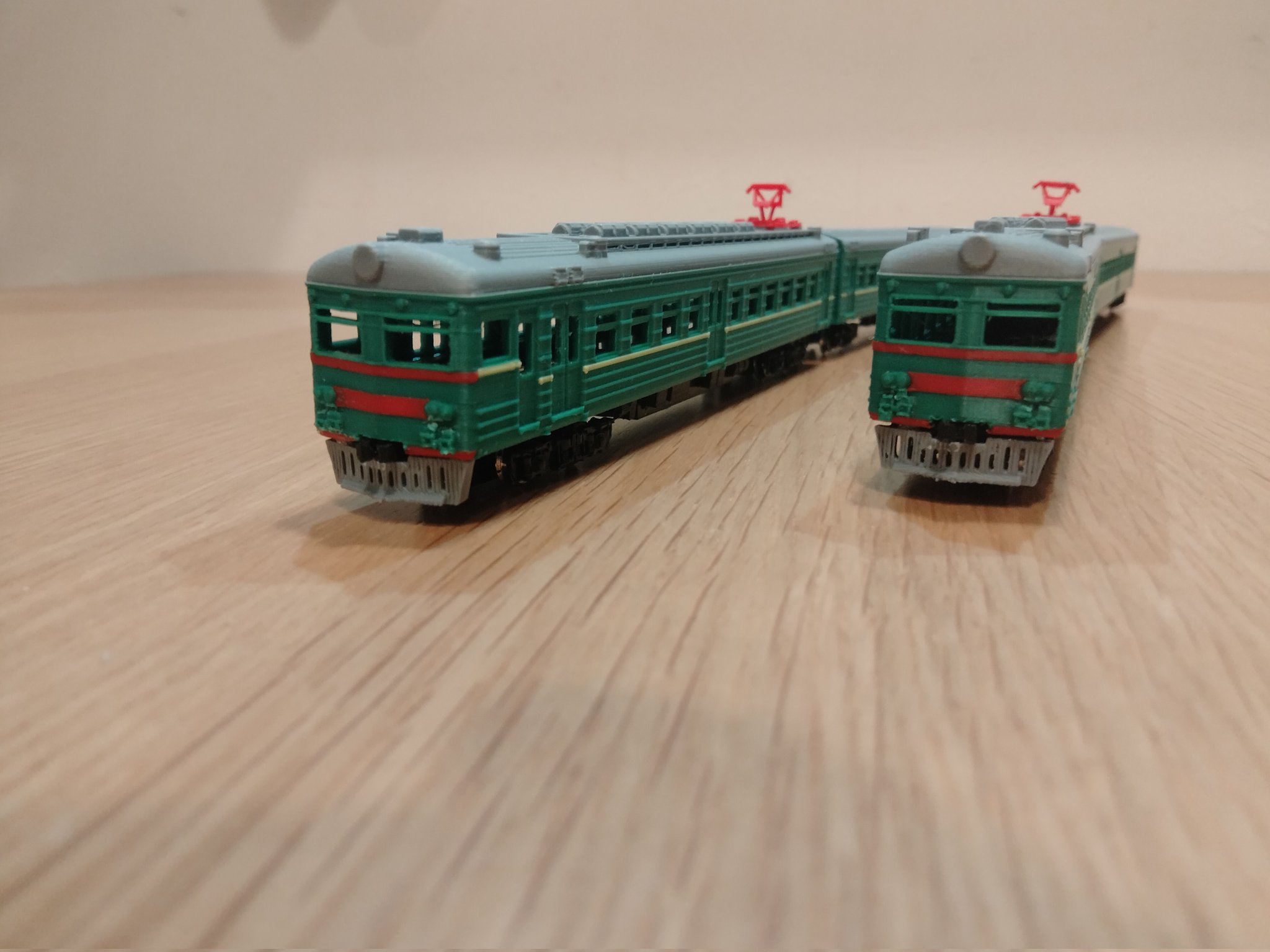 ソ連・ロシア　ER10近郊電車　鉄道模型（Nゲージ）キット　4両セット ソ連・ロシア ER10近郊電車 鉄道模型（Nゲージ）キット 4両セット ソ連