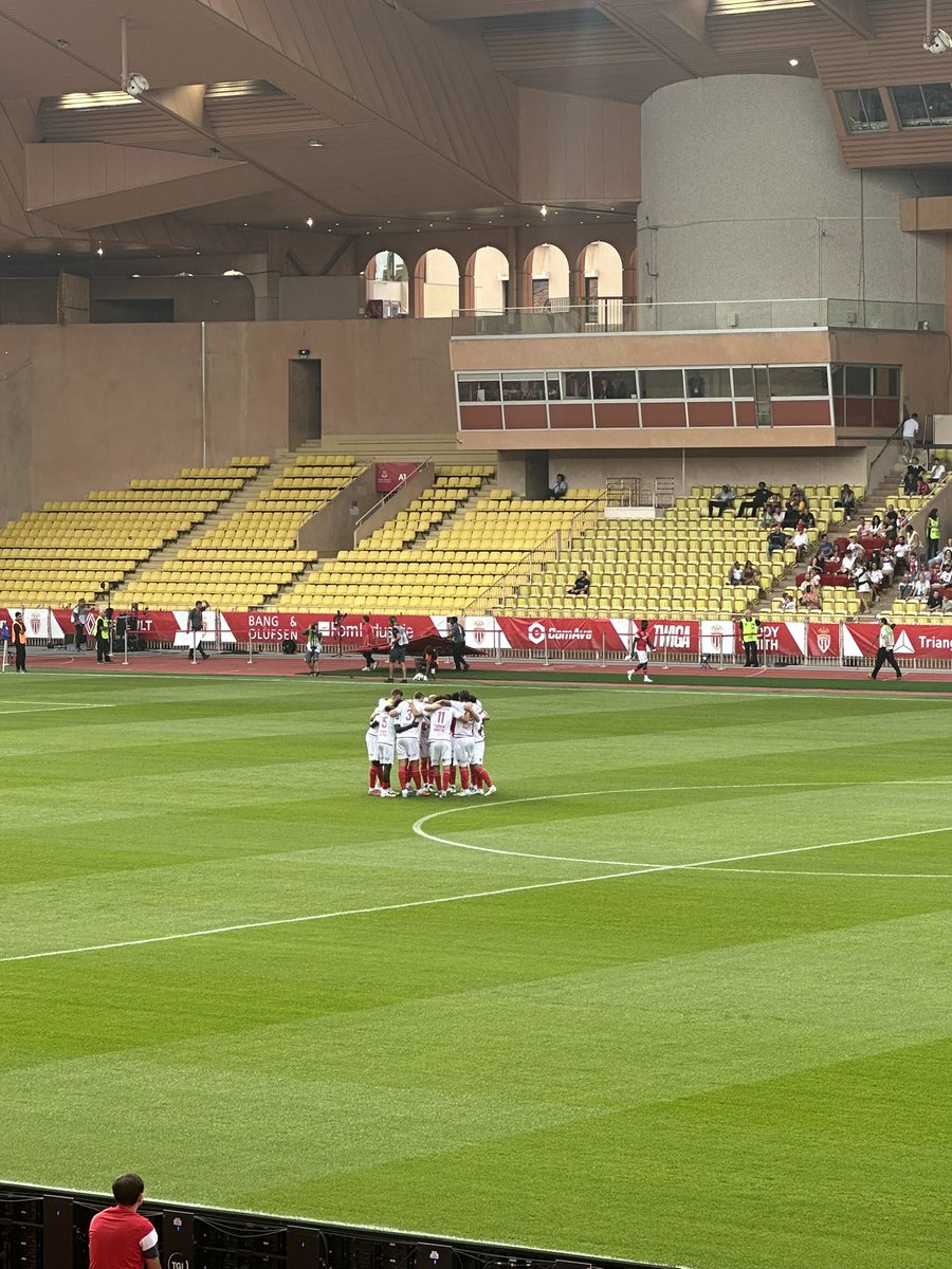 Lila_ASM's tweet image. DAGHE MUNEGUUUUU !!! LA VICTOIRE OU RIENNNNN !!!! #ASMFCM @AS_Monaco 🇲🇨🇲🇨🇲🇨🇲🇨🇲🇨🇲🇨🇲🇨

Bon match les copains!!!