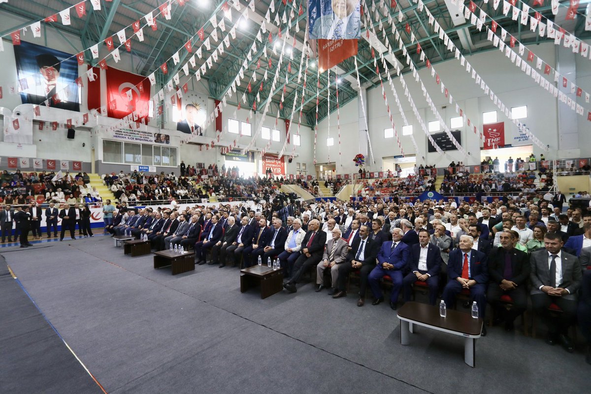 rprefahpartisi's tweet photo. Harikasın Sakarya!

Genel Başkanımız Dr. Fatih Erbakan’ın teşrifleriyle gerçekleştirilen Sakarya 3. Olağan İl Kongremiz büyük bir coşku ve heyecanla yapıldı. İl Başkanımız Hüseyin Gürsoy ve kıymetli yönetimini tebrik ediyor, çalışmalarında üstün başarılar diliyoruz. https://t.co/Q3NDaMgALr